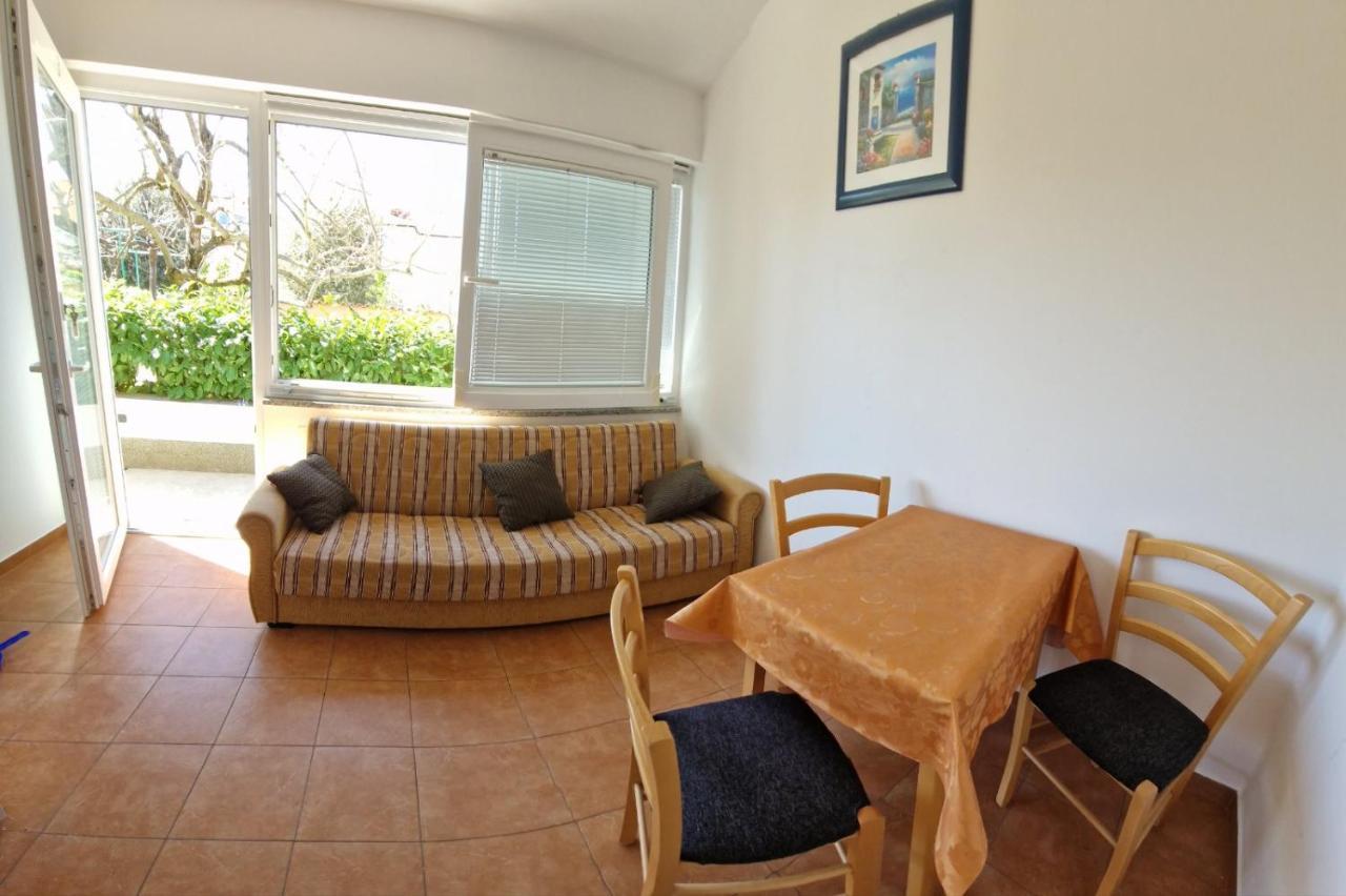 Apartments Vuceric Peroj Bagian luar foto
