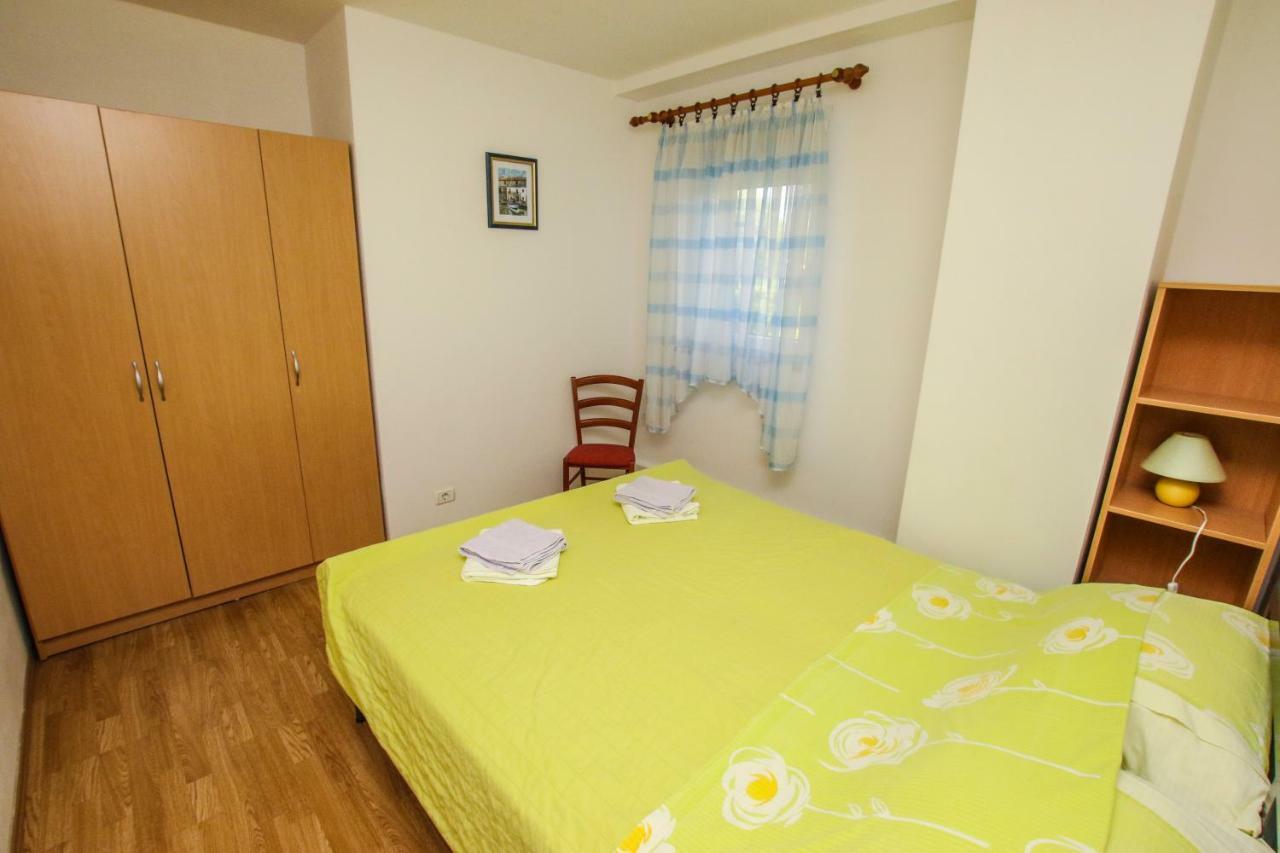 Apartments Vuceric Peroj Bagian luar foto