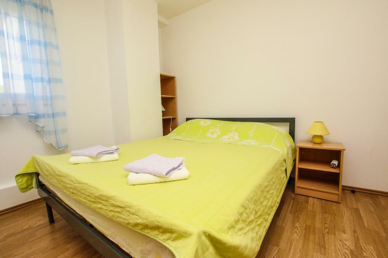 Apartments Vuceric Peroj Bagian luar foto