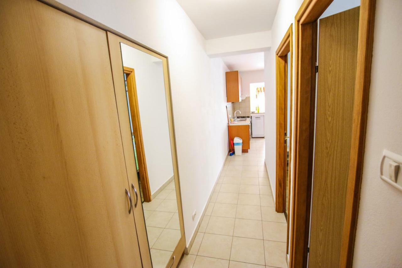 Apartments Vuceric Peroj Bagian luar foto